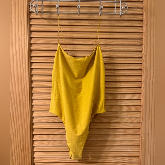 Tropic of c Sculpting one piece in yellow - Picture 5 of 5